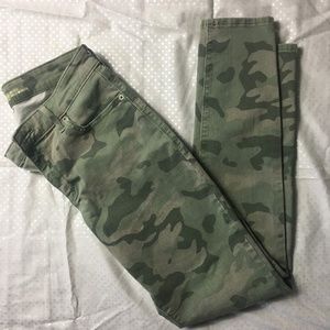 Old Navy Rockstar Camouflage jeans